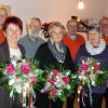 Für 25 Jahre Mitgliedschaft bei der Liedertafel wurden Wolfgang Amrehn, Dieter Deppisch, Sieglinde Deppisch, Mechthild Gast und Evi Rank geehrt.  Für 40-jährige Vereinstreue wurden Werner Drescher und Robert Pfeuffer ausgezeichnet. Vom Fränkischen Sängerbund wurden für 25 Jahre aktives Singen im Chor Sieglinde Deppisch, für 40 Jahre Richard Rüger und für 60 Jahre aktives Singen Emma Meißner geehrt.  Der Liedertafel-Vorstand bedankte sich mit einem Weinpräsent und Blumensträußen. Im Bild (von links): Birgit Elsner (Schriftführerin), Robert Pfeuffer, Sieglinde Deppisch (Vorsitzende), Dieter Deppisch, Emma Meißner, Werner Drescher, Mechthild Gast, Richard Rüger, Inge Grüb (stellvertretende Vorsitzende).  Foto: BIRGIT ELSNER