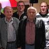 (hb)   Bei einer Feier im SC 1900-Sportheim führte Ottmar Christ durch das Programm. Nach dem Jahresrückblick und Ausblick durch Vorsitzenden Michael Knappke sprachen die Abteilungsleiter. Dann wurden Mitglieder geehrt. Im Bild die Jubilare (von links): Ottmar Christ (2. Vorsitzender), Marco Patzwaldt (Musiker), Georg Lutz (40 Jahre), Heinrich Rösch (70 Jahre), Olaf Patzwaldt (40 Jahre), Michael Werner (60 Jahre), Dieter Kossack (25 Jahre), Heinz Glückert (50 Jahre) und Vorsitzender Michael Knappke.