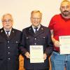 Die geehrten Feuerwehrkameraden (von links): Jürgen Lippert, Zweiter Vorsitzender Sebastian Amend, Vorsitzender Herbert Langwieser (50 Jahre), Michael Ils (40 Jahre) und Kommandant Harald Weber. F. HEILGENTHAL