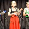 Sorgten im Stockheimer Gemeindesaal für mächtig Stimmung: die drei Wellküren (von links) Burgi, Bärbi und Moni aus der Musikerfamilie Well.