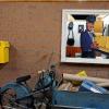 In den ortsgeschichtlichen Sammlungen ist ein Nachbau der ehemaligen Schwebheimer Poststelle zu besichtigen. Der ehemalige Postbote Friedrich Reuther, ein Schwager des legendären „Post-Hans“, schaut aus dem Fenster und auf dessen Moped. In den ortsgeschichtlichen Sammlungen ist ein Nachbau der ehemaligen Schwebheimer Poststelle zu besichtigen. Der ehemalige Postbote Friedrich Reuther, ein Schwager des legendären „Post-Hans“, schaut aus dem Fenster und auf dessen Moped.