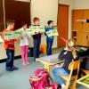 Merkmeister Ralf Hofmann gab den Kindern an der Grundschule Besengau Tipps für erfolgreiches Lernen. Mit einer ungewöhnlichen Geschichte prägten sich die Schüler die Bäume des Waldes ein.