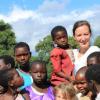 Herzlicher Empfang für Nina Eggerath: Auch Tochter Alma war diesmal mit nach Malawi gekommen.