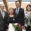 Freude über die Verdienstmedaille (von links): Bergrheinfelds zweiter Bürgermeister Dieter Wagner, Medaillenträgerin Hannelore Seitz, Landrat Florian Töpper und Landtagsabgeordnete Kathi Petersen.