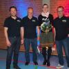Humorvoller Start in einen neuen Zyklus „Kabarett in der Pleichachtalhalle“: (von links) Kabarett-Organisator Michael Treutlein, Heiner Galm, Martina Schwarzmann und TT-Vorstand Hubert Uhl.