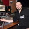 Hat die rasante technische Entwicklung in der Musikwelt von frühester Jugend an miterlebt: Musikproduzent Markus Stock in seiner Klangschmiede Studio E.