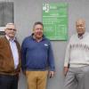 Gemeinsamer Einsatz für den Schweinfurter Norden (von links): Dr. Klaus Helmerich, Dr. Fuat Edgü und Dr. Maximilian du Prel vor der Gemeinschaftspraxis.