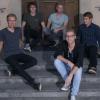 Die fünf Jungs von den „Blaucrowd Surfern“ feiern am Samstag die Veröffentlichung ihres ersten Albums.