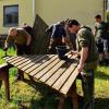 Neue Farbe, neuer Glanz: Die Helfer waren in vielerlei Hinsicht fleißig um die Außenanlage zu verschönern.