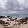 Das Wetter spielt uns in die Karten. Die Strände im Süden West-Australiens gelten als einige der schönsten des Landes. Bei nassgrauen Wolken und Wind lässt ihr Anblick zu wünschen übrig. Das Wetter spielt uns in die Karten. Die Strände im Süden West-Australiens gelten als einige der schönsten des Landes. Bei nassgrauen Wolken und Wind lässt ihr Anblick zu wünschen übrig.