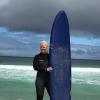 Eines der größten australischen Klischees ist wohl, dass alle Australier surfen. „Alle Australier“ ist übertrieben, aber der Surfsport ist in „Down Under“ sehr beliebt. So einfach es aussehen mag, Surfen ist anstrengend und anspruchsvoll. Richtig beherrschen kann den Sport nach einem Jahr Australien vermutlich niemand. Eines der größten australischen Klischees ist wohl, dass alle Australier surfen. „Alle Australier“ ist übertrieben, aber der Surfsport ist in „Down Under“ sehr beliebt. So einfach es aussehen mag, Surfen ist anstrengend und anspruchsvoll. Richtig beherrschen kann den Sport nach einem Jahr Australien vermutlich niemand.