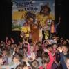 Mitmachtheater für Kinder aus der Grundschule und den Karlstadter Kindergärten boten die Musikpädagogen „Rodscha aus Kambodscha und Tom Palme“ im Saal des historischen Rathauses.