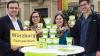 Haben den „Coffee-to-go-again“-Becher für den Europatag und Würzburg International am kommenden Sonntag ins Leben gerufen: (von links) Stadtbeauftragter André Hahn, Julia Wintzheimer und Sabine Herrmann von Würzburg International und Claudius Stanke vom Fachbereich Umwelt- und Klimaschutz .