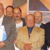 60 Jahre Spielmannszug: Hier werden die Gründungsmitglieder geehrt (von links): Manfred Ländner, Silke Krieger, Manfred Krieger, Markus Schenk, Margit Grimm, Michael Streit, Werner Fahlbusch, Günther Grimm (Gründungsmitglied, Abteilungsleiter, Dirigent), Tobias Grimm, Jochen Marquardt, Helmut Neudert (Gründungsmitglied), Thomas Wiener, Josef Weberbauer (Gründungsmitglied), Stefan Groß (Vorstandsvorsitzender TSG Esenfeld), Gerhard Page, Heike Bayer, Alfred Kowalyk, Silke Riegler, Stefan Gutmann und Guido Faul.