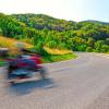 Motorradfahrer nach Sturz überrollt