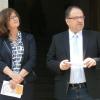 Bürgermeister Martin Umscheid und stellvertretende Landrätin Karen Heußner eröffneten den Internationalen Museumstag im Röttinger Weinmuseum.