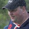 Der neue Trainer heißt Wolfgang Goldbach (im Bild). Das gab der zukünftige A-Klassist auf seiner facebook-Seite bekannt. Goldbach trainierte zuletzt bis zur Winterpause die SG Oberelsbach/Ober-Unterwaldbehrungen. Er beerbt Roland Beck, der von sich aus auf den Klub zugekommen war und darum gebeten hatte, einen anderen Trainer für die erste Mannschaft zu suchen. Nach den Worten von Nico Jeger, dem Abteilungsleiter des SV Eichenhausen, wird Roland Beck dem Verein aber in anderer Funktion erhalten bleiben