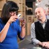 Wertvoll oder wertlos? Diamantgutachterin Heide Rezepa-Zabel mit Horst Lichter in einer Folge von „Bares für Rares“. Das Format „Trödelshow“ erlebt gerade einen Boom. Lichters Sendung im ZDF ist die erfolgreichste.