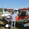„Ein Rundflug über Gössenheim und ,seinen‘ Campingplatz Saaleinsel“ – diesen Wunschtraum hat Patrick Hagedorn (hinten) dem 63-jährigen Roland Manke erfüllt.