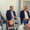 Podiumsdiskussion zur Gesundheitspolitik im AOK-Kundencenter Tauberbischofsheim: Auf dem Podium waren (von links): Moderator René Schilling, Charlotte Schneidewind-Hartnagel (Bündnis 90/Die Grünen), Alois Gerig MdB (CDU), Rolf Grüning (Die Linke), Stefan Müller-Reiter (FDP), Dorothee Schlegel MdB (SPD) und Michaela Lierheimer, Geschäftsführerin der AOK Heilbronn-Franken.