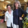 Martha Schubert-Schmidt und Linda Schwarz (links) eröffneten die  Sommerakademie Homburg. Über 100 Kursteilnehmer, Dozenten und Stipendiaten waren hierzu in die Papiermühle gekommen. Foto: Holger Watzka