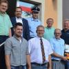 Sie freuen sich über den neuen Defibrillator. Vorne von links: Matthias Barth, Klaus Schenk, Herbert Barthel und Gerhard Barthel. Hinten von links: Helmut Geyer, Michael Stockhausen, Michael Meißner, Hans-Georg Barthel und Dirk Dumann.