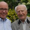Nicht nur als Bürgermeister der Gemeinde Eußenheim, sondern auch als unmittelbarer Nachbar in Bühler gratulierte Dieter Schneider dem Jubilar Hubert Metz zu seinem 90. Geburtstag