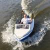 Fridolin Bils aus Neustadt am Main in seinem Boot.