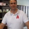 (baw)   Heck führt die Brunnenapotheke jetzt als Filiale seiner Marienapotheke in Burkardroth im Landkreis Bad Kissingen. Alle Angestellten werden weiterhin beschäftigt. Die Hauptleitung haben Dr. Romana Mönch und eine weitere Apothekerin in Teilzeit. Sie werden von zwei Pharmazeutisch-technischen Assistentinnen (PTA) und drei Pharmazeutisch-kaufmännischen Angestellten (PKA) unterstützt. Sebastian Heck wohnt mit seiner Familie in Hammelburg. Den Verleih von Milchpumpen wird es weiterhin geben. Auch der Schnelltest von Blutzucker und Gesamtcholesterin wird angeboten. Außerdem gibt es eine Beratung bei Inkontinenz und verschiedene Tierarzneimittel. Foto: Barbara Wolf