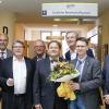 Michael Baumann (ganz links) aus Würzburg war der erste Patient, der am Freitag in den neuen Räumen der Ärztlichen Bereitschaftspraxis behandelt wurde. Er wurde begrüßt von (von links) Walter Herberth (Leiter der Stiftung Juliusspital), Bürgermeister Adolf Bauer, Pfarrer Bernhard Stühler (Stiftung Juliusspital), Wynfrith Batzner (Obmann der Bereitschaftsdienstgruppe Würzburg), Gunther Carl (KVB), Christian Pfeiffer (KVB) und Volker Sauer (Geschäftsführer Klinikum Mitte). Foto: Johannes Kiefer.