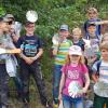 Der Obst-und Gartenbauverein Wiesenfeld begrüßte im Ferienprogramm „Kleine Naturforscher“.