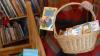 Fast täglich treffen in der Schiller-Buchhandlung in Bad Königshofen Bücher ein, die Ela Schiller-Eggerath  zur Förderung des Lesenachwuchses kostenlos an Schulen, Kindergärten und Waisenheime verteilt.