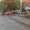 Halteverbot-Schilder an der Ausfahrt des Parkplatzes der neuen Märkte sorgen für freie Sicht auf die Ringstraße.