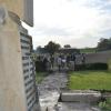 Friedhofs-Tour des Hofheimer Bau- und Umweltausschusses. Im Bild informieren sich die Ratsmitglieder über den Stand der Arbeiten im Friedhof von Reckertshausen.