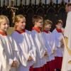 (hf)   In der Stadtpfarrkirche hat Pfarrer Karl Feser beim Sonntagsgottesdienst fünf neue Messdiener in den Dienst am Altar gestellt. Es sei schön, dass sie dieses Ehrenamt für die Gemeinde übernehmen. Per Handschlag nahm er (von links) Eva Wasser, Anne Jetschni, Felix Rebelein, Teresa Rebelein und Anna Wasser in die Schar der Bad Königshofener Ministranten auf.