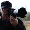 Auf der Jagd nach dem perfekten Schnappschuss: Bernhard Müller im Vogelschutzgebiet Garstadt.