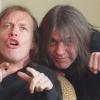 Hardrock-Geschwister: AC/DC-Mitbegründer Malcolm Young (rechts) neben seinem Bruder Angus Young im Jahr 2000.
