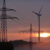 Eines der Windräder im Raum Erlenbach/Remlingen, auf der Tiefenthaler Höhe, südöstlich des Erlenbacher Ortsteils. Jetzt machte das Verwaltungsgericht den Weg frei zu zwei weiteren auf dem Strickberg, nordöstlich von Tiefenthal gelegen. Archivfoto: Holger Watzka
