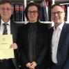 Prof. Limmer, Notar (von links), Larissa Komnick BImA, Bürgermeister Stefan Wolfshörndl.