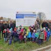 Beim Spatenstich freuten sich auch die Kinder über den neuen Büttharder Kindergarten. Beim Spatenstich freuten sich auch die Kinder über den neuen Büttharder Kindergarten.