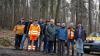 (ret)   Zu einem gemeinsamen Grenzgang haben sich im Januar die Feldgeschworenen der Gemeinden Steinfeld und Pflochsbach getroffen. Eine Grenzbegehung wird vom Bürgermeister einer Gemeinde oder in Absprache mit dem Bürgermeister der Nachbargemeinde angeordnet. Sie dient der Überprüfung, Ausrichtung und gegebenenfalls der Neusetzung gemeindeeigenen Grenzzeichen. Nach der Begrüßung durch den Ortsobmann Felix Seufert machten sich zehn Feldgeschworene auf, gemeinsam die Gemarkungsgrenze der beiden Gemeinden abzulaufen. Nach gut zweieinhalb Stunden waren alle Grenzzeichen auf Vollzähligkeit, richtigen Sitz und Beschädigungen überprüft. Zum Abschluss lud die Gemeinde Steinfeld zu einem geselligen Mittagessen ein, bei dem gleich die anstehenden Pflege- und Reparaturarbeiten besprochen werden konnten. Teilnehmer waren: Harald Christ, Stefan Grein, Klemens Fleckenstein, Walter Herrmann, Albrecht Wolf, Georg Neeser, Richard Schubert, Wendelin Heilgenthal, Felix Seufert und Thomas Weidner.