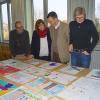 Die Jury bei der Arbeit in der Mittelschule (von links): Schulleiter Jens Dietzsch, Bürgermeisterin Rosi Schraud, Sieghart Böhme und Sabine Hoffmann (beide Kunstfreunde Estenfeld).