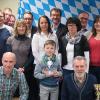 Sportlerehrung beim Radfahrverein Edelweiß Himmelstadt von links (letzte Reihe): Helmut Gehrig, Werner Heller, Marcel Bauermees, Stephan Sattel, Frederick Lang, Karl-Heinz Pröstler, Willi Stamm, Michael Blaß, Bruno Schmitt, Kurt Hartmann, Klaus Bahr, Roland Sigmund; zweite Reihe: Edgar Hagenauer, Gerda Kübert, Kerstin Bauermees, Andreas Reusch, Gisela Otte, Michaela Döll, Ruth Kohlmann, Claudia Grämer, Elfriede Kohlhepp (mit Pokal),Claudia Hartmann, Edwin Höfling, Rita Schmitt (mit Pokal), Stephan Paulus. Vorne: Georg Kübert, Norbert Kohlmann, Udo Ruppert, Philipp Schmitt und Richard Kohlhepp).