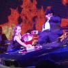 So manch skurrile Szene gab es beim Musical „A Tribute to the Blues Brothers“ im Schweinfurter Theater auch, wie der Car-Wash nach Verfolgungsjagd.