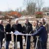 Auf dem künftigen Betriebsgelände in der Albert-Einstein-Straße in Gerolzhofen erfolgte der Spatenstich für den neuen Stammsitz der Firmengruppe Kanal-Türpe. Im Bild (von links): Bernd Riedlmeier (Newo-Bau), Gerolzhofens Bürgermeister Thorsten Wozniak, Betriebsgründer Arndt Türpe, die Geschäftsführer Uwe und Doris Türpe sowie Juniorchef Stephan Türpe-Markert, Roland Dusold (Bauleiter Firma Newo-Bau) und Architekt Jörg Thinius.