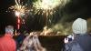 Feuerwerk-Spektakel in Wiesentheid: Ein riesiges und über eineinhalb Stunden dauerndes Feuerwerk lockte über 1500 Schaulustige an. Ein Unternehmen für Pyrotechnik hatte die Schau angeboten.