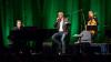 Konstantin Wecker (Mitte) begeisterte bei seinem Konzert im Würzburger Congress Centrum mit seinen Begleiterin Fanny Kammerlander und Jo Barnikel.