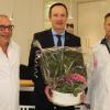 Freut sich über den Zuwachs an medizinischer Fachkompetenz in Eltmann: Bürgermeister Michael Ziegler (Mitte) mit Dr. med. Michael Uhl (links) und Dr. med. Jürgen Murmann (rechts).
