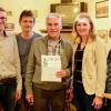 Vorstandssprecherin Juliane Böhme ehrte Viktor Förster für seine langjährige Mitgliederschaft beim SV Frankenwinheim. Im Bild von links die Vorstände Martin Förster, Thomas Stöcklein, Viktor Förster, Juliane Böhm und Gertrud Schmitt