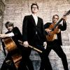 Das Trio „Wildes Holz“ tritt am Samstag, 14. April um 19.30 Uhr in der Vinothek im Kloster Bronnbach auf.